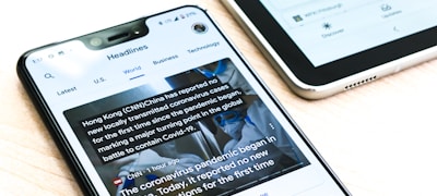 前线速递栏目展示记者在体育新闻发布厅工作的场景